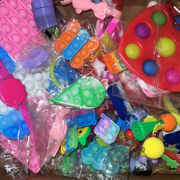 Toys New Mystery Fidget Box Pop Its Fidget Spinner Mochi Squish Yoyo